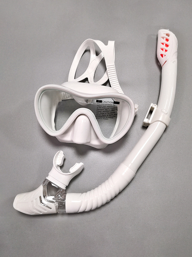 HD Tempered Glass Diving Mask And Waterproof Diving Snorkel